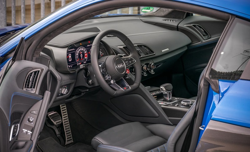 Skórzana, sportowa kierownica w Audi
