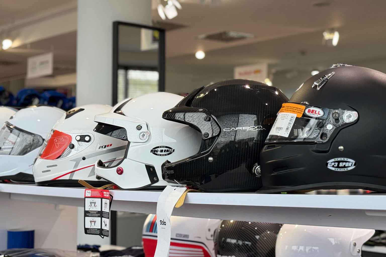 Poradnik zakupowy: Kaski motorsportowe
