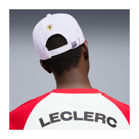 Czapka baseballowa biała Leclerc Graphic Scuderia Ferrari F1 2026