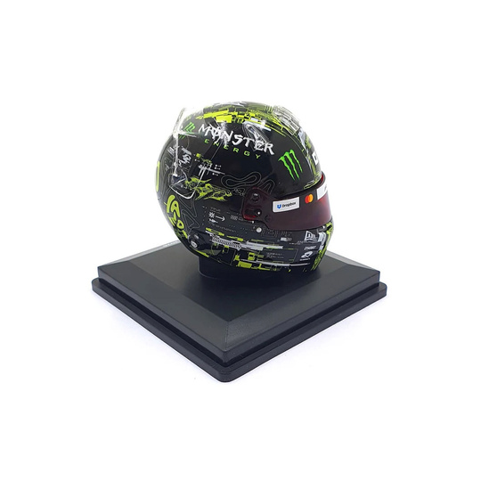 Model 1:5 kask Lando Norris Bahrain Tests McLaren F1 2025